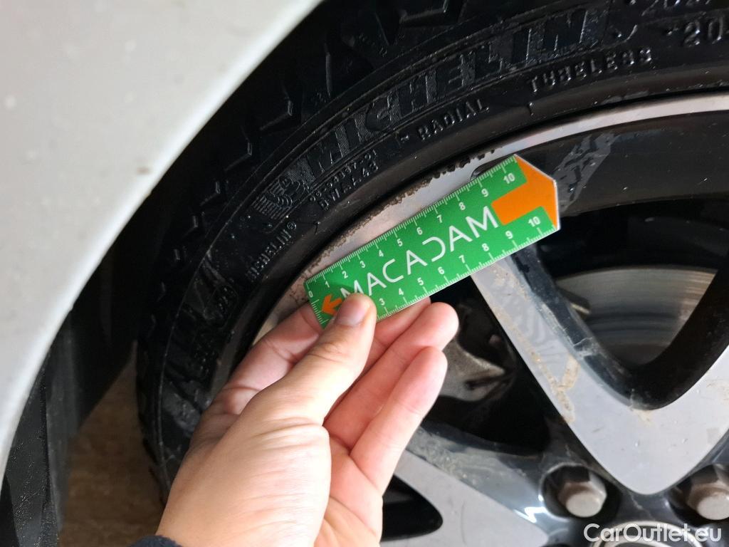  Toyota  Yaris TOYOTA  Hybride / 2019 / 5P / Berline Hybride 116h Collection #6