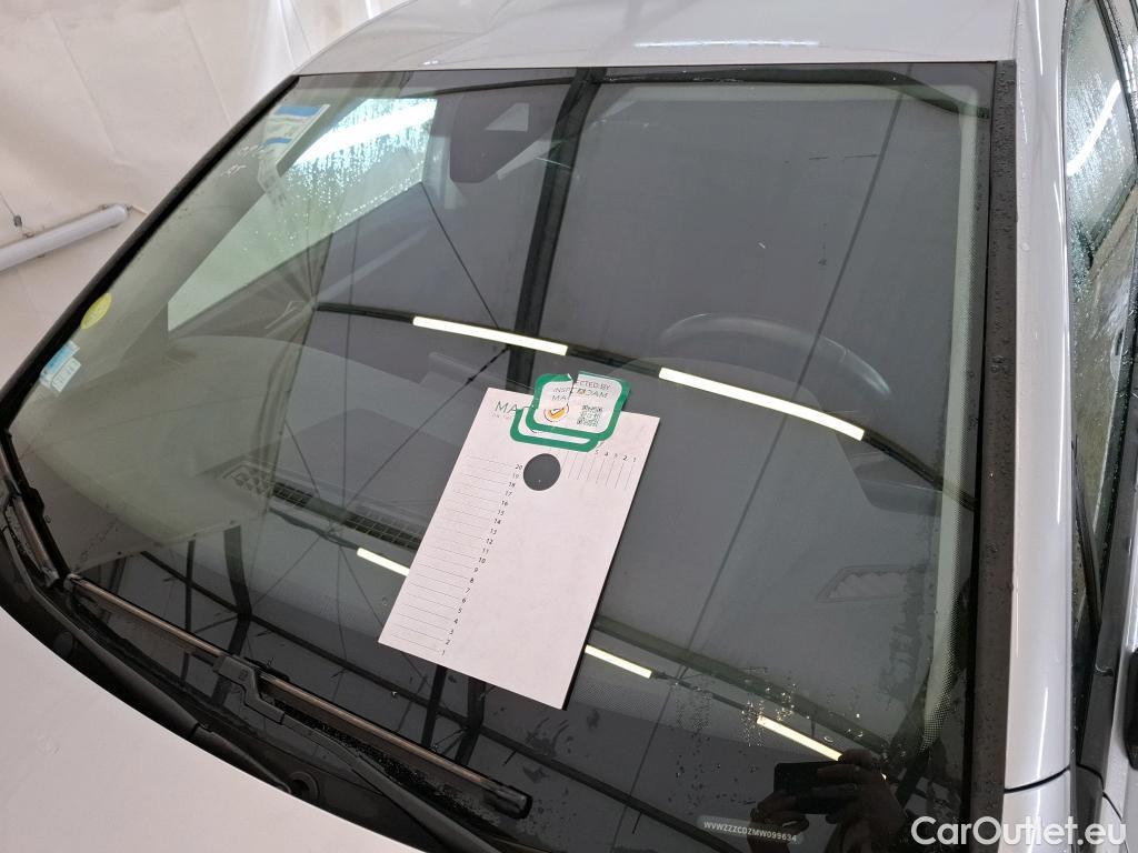  Volkswagen  Golf  VOLKSWAGEN / 2020 / 5P / Berline 2.0 TDI SCR 150 DSG7 Life Busi 1st #33