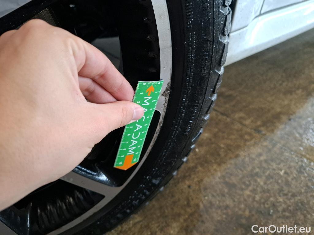  Toyota  Yaris TOYOTA  Hybride / 2019 / 5P / Berline Hybride 116h Collection #7