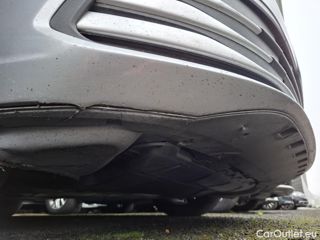  Volkswagen  Golf  VOLKSWAGEN / 2020 / 5P / Berline 2.0 TDI SCR 150 DSG7 Life Busi 1st #31