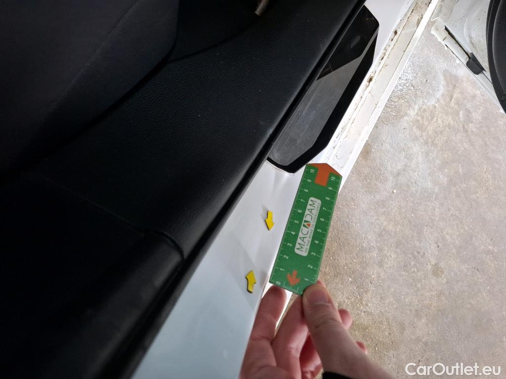  Toyota  Corolla TOYOTA  / 2018 / 5P / Berline Hybride 122h Active #8