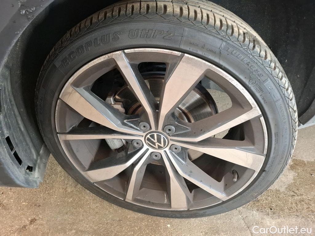  Volkswagen  T-ROC VOLKSWAGEN  / 2021 / 5P / SUV 1.5 TSI 150 EVO STYLE EXCLUSIVE DSG7 #4