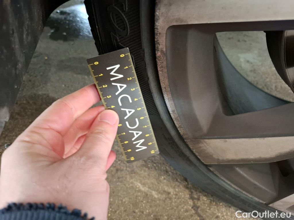  Volkswagen  T-ROC VOLKSWAGEN  / 2021 / 5P / SUV 1.5 TSI 150 EVO STYLE EXCLUSIVE DSG7 #8