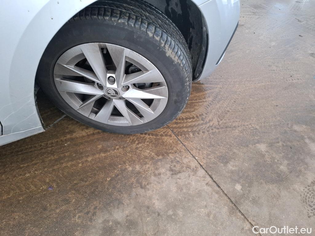  Skoda  Octavia  Break Style 2.0 TDI 150CV BVA7 E6d #23