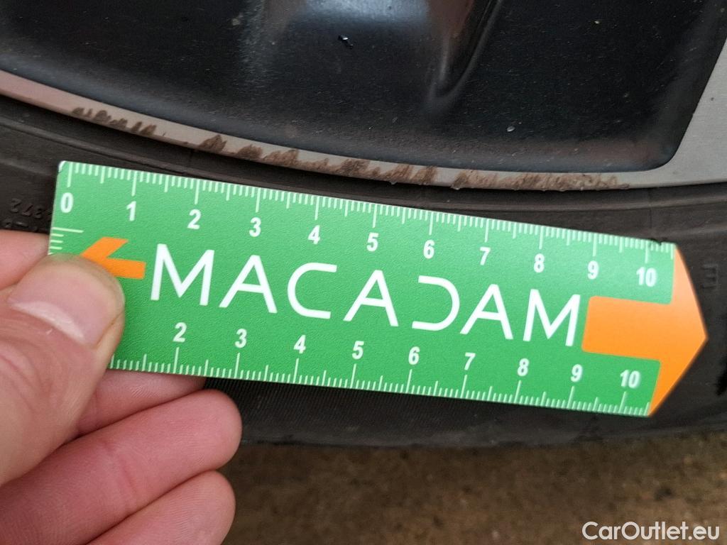  Mercedes  A-Klasse MERCEDES-BENZ Classe A Compact 2018 5P Berline A 250 e Business Line 8GDCT #5