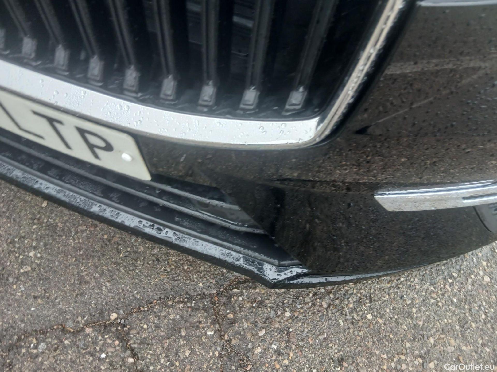  Volvo  XC60 VOLVO  / 2017 / 5P / todoterreno 2.0 B4 D Momentum Pro Auto #1