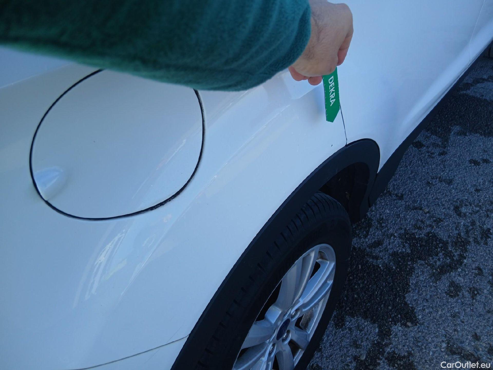  Ford  Kuga FORD  / 2016 / 5P / todoterreno 1.5 EcoBoost 88kW 4x2 Trend+ (CX) #29