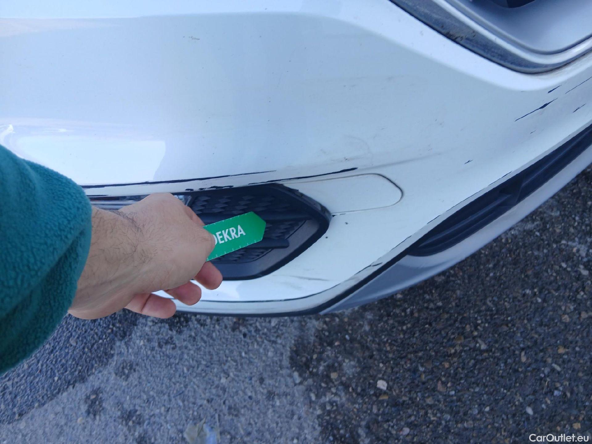  Ford  Kuga FORD  / 2016 / 5P / todoterreno 1.5 EcoBoost 88kW 4x2 Trend+ (CX) #4