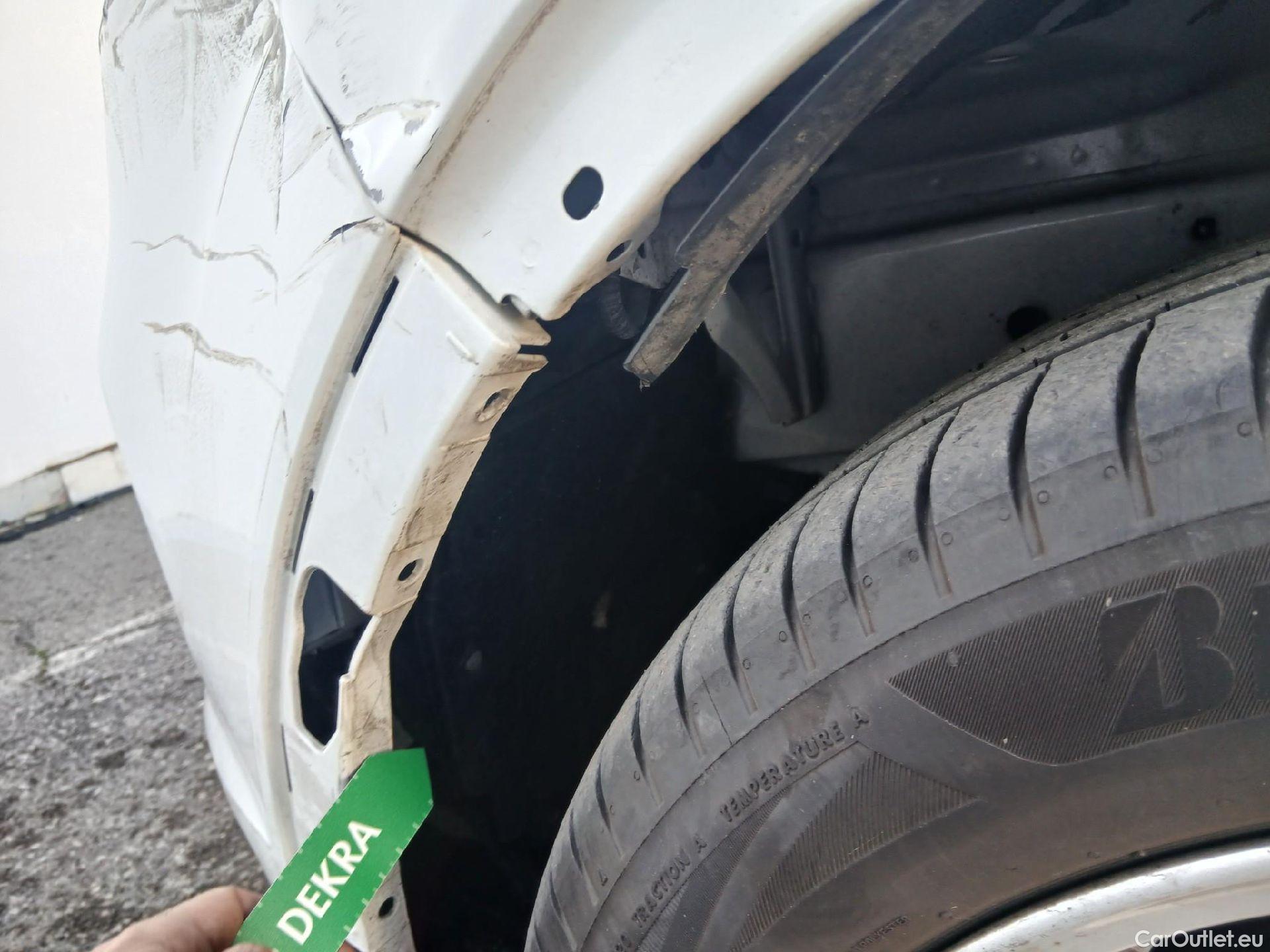  Ford  Kuga FORD  / 2016 / 5P / todoterreno 1.5 EcoBoost 88kW 4x2 Trend+ (CX) #14