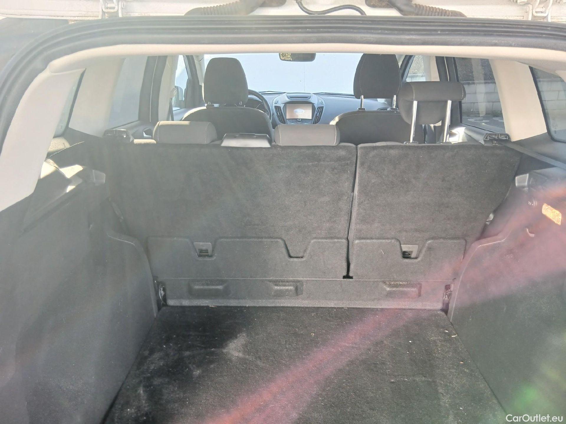  Ford  Kuga FORD  / 2016 / 5P / todoterreno 1.5 EcoBoost 88kW 4x2 Trend+ (CX) #41