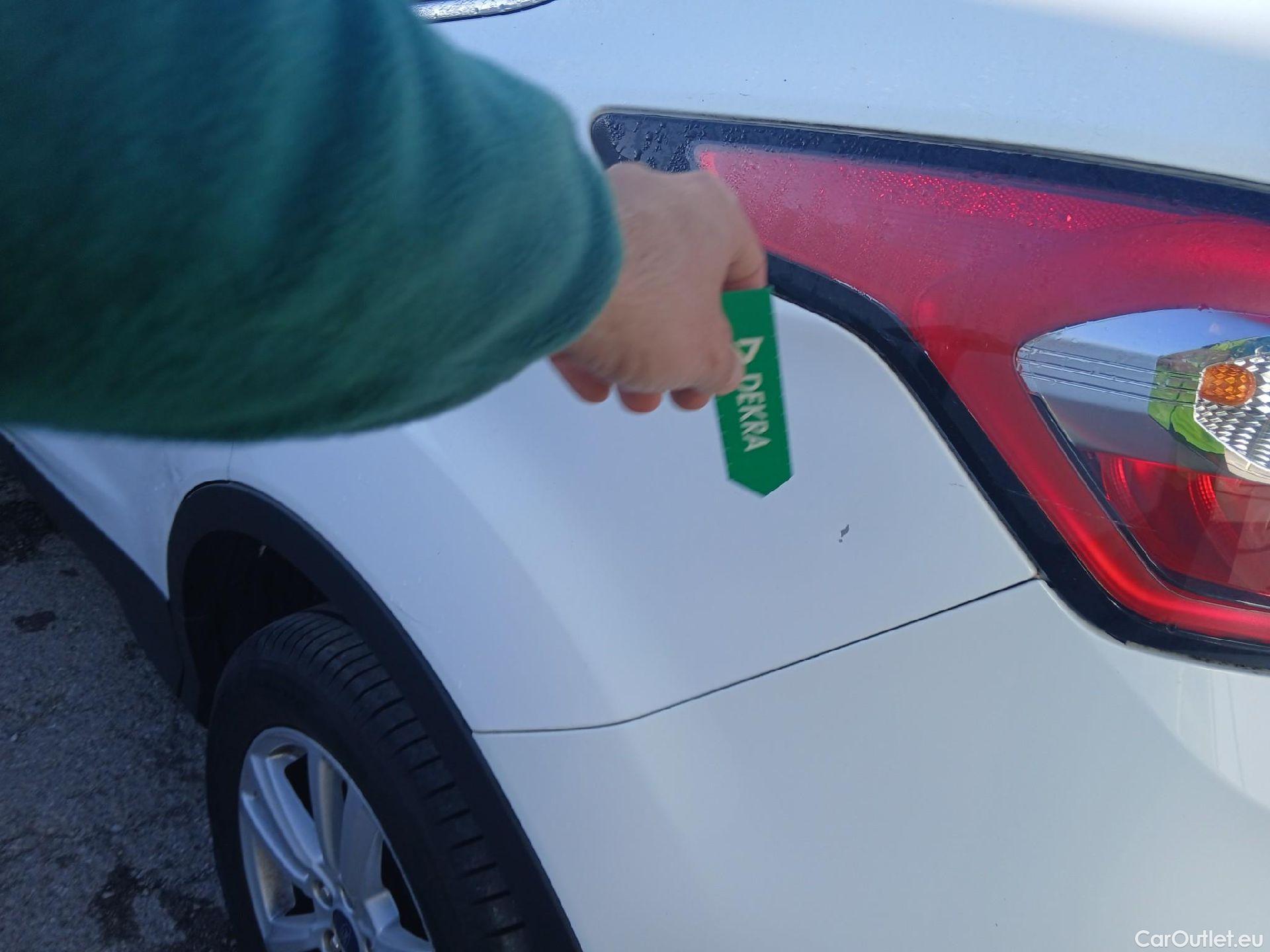  Ford  Kuga FORD  / 2016 / 5P / todoterreno 1.5 EcoBoost 88kW 4x2 Trend+ (CX) #19