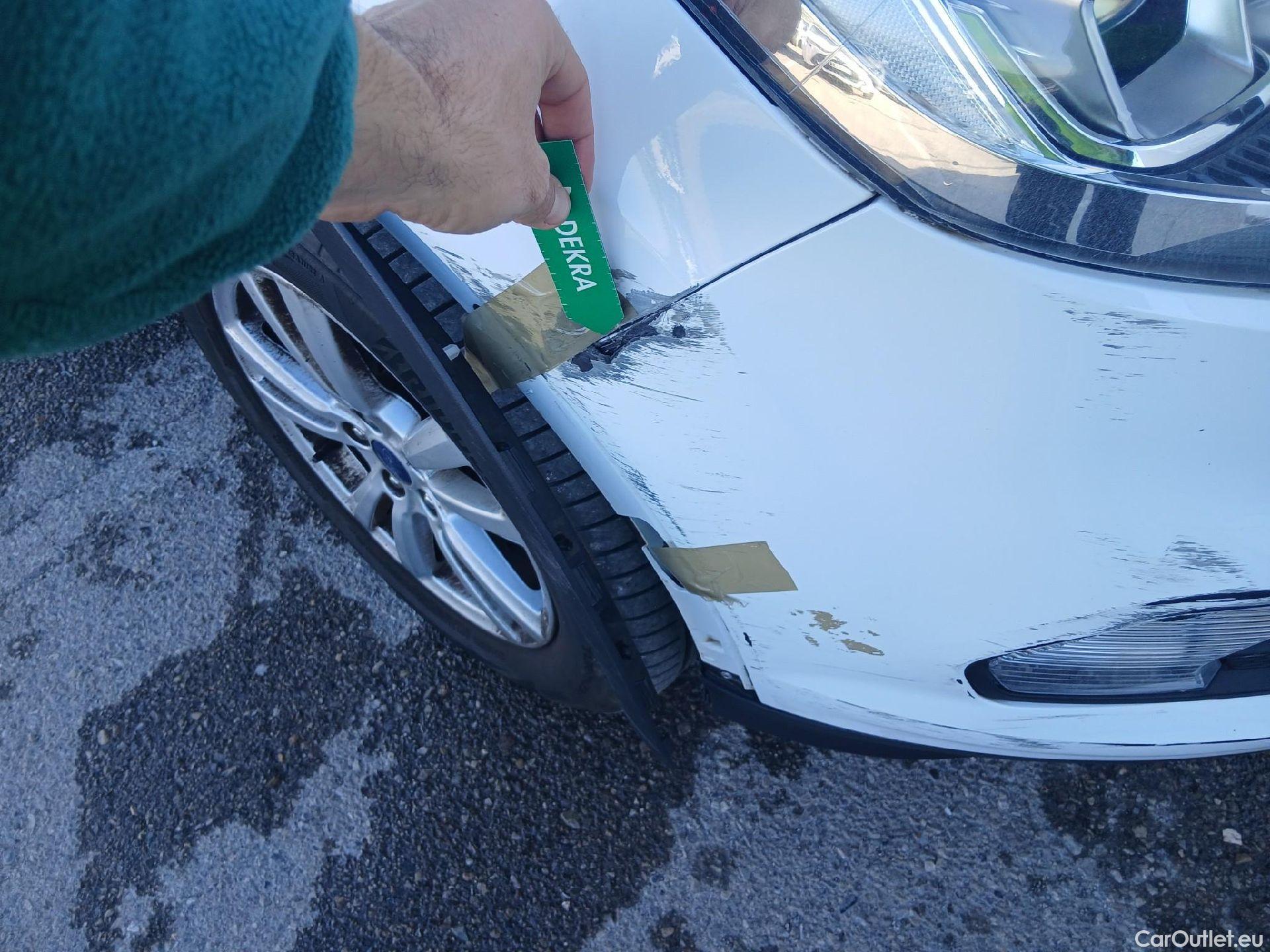  Ford  Kuga FORD  / 2016 / 5P / todoterreno 1.5 EcoBoost 88kW 4x2 Trend+ (CX) #1