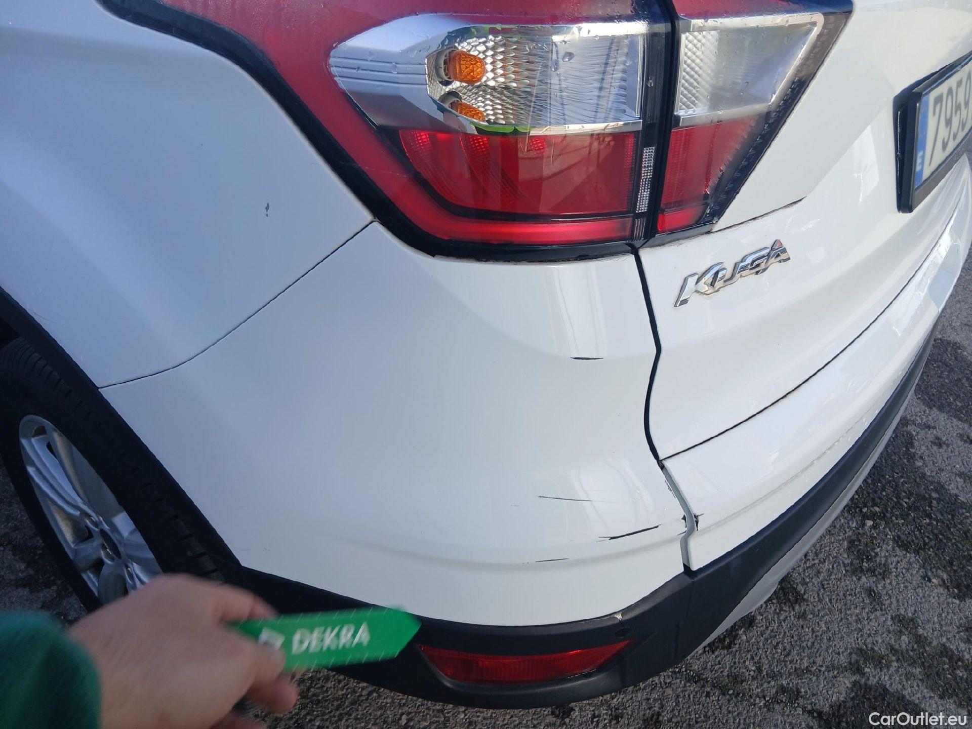  Ford  Kuga FORD  / 2016 / 5P / todoterreno 1.5 EcoBoost 88kW 4x2 Trend+ (CX) #21