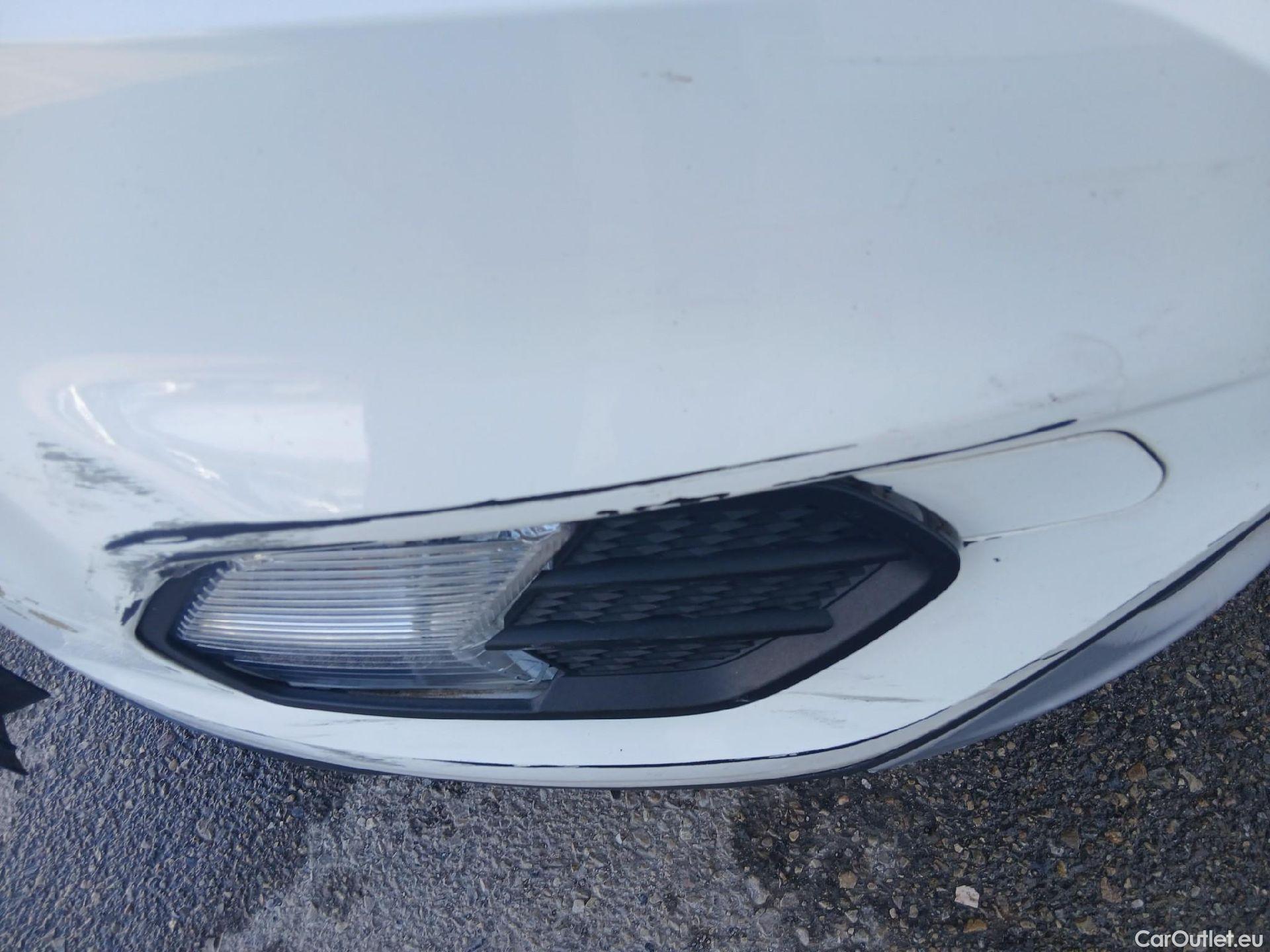  Ford  Kuga FORD  / 2016 / 5P / todoterreno 1.5 EcoBoost 88kW 4x2 Trend+ (CX) #3