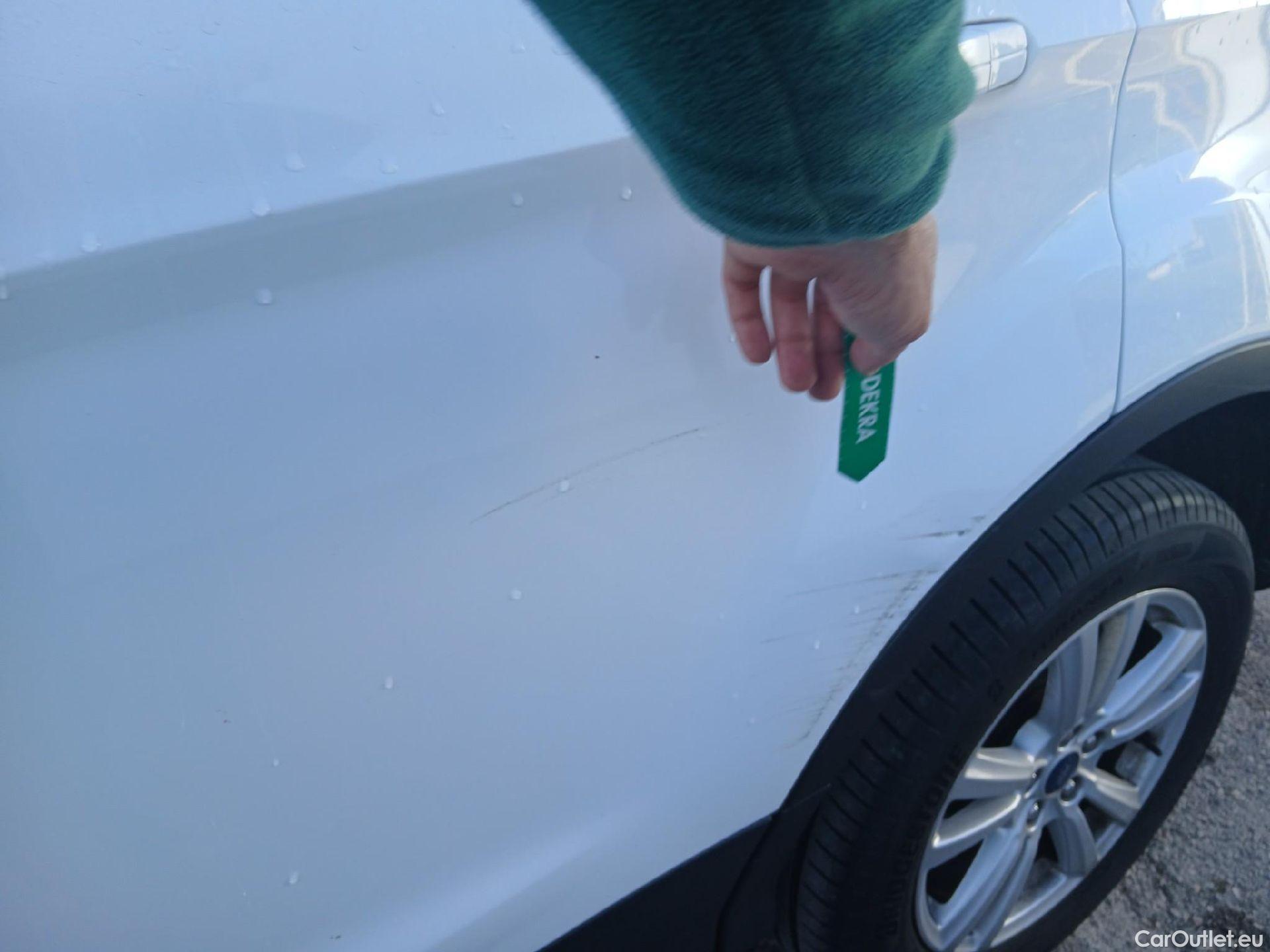  Ford  Kuga FORD  / 2016 / 5P / todoterreno 1.5 EcoBoost 88kW 4x2 Trend+ (CX) #18