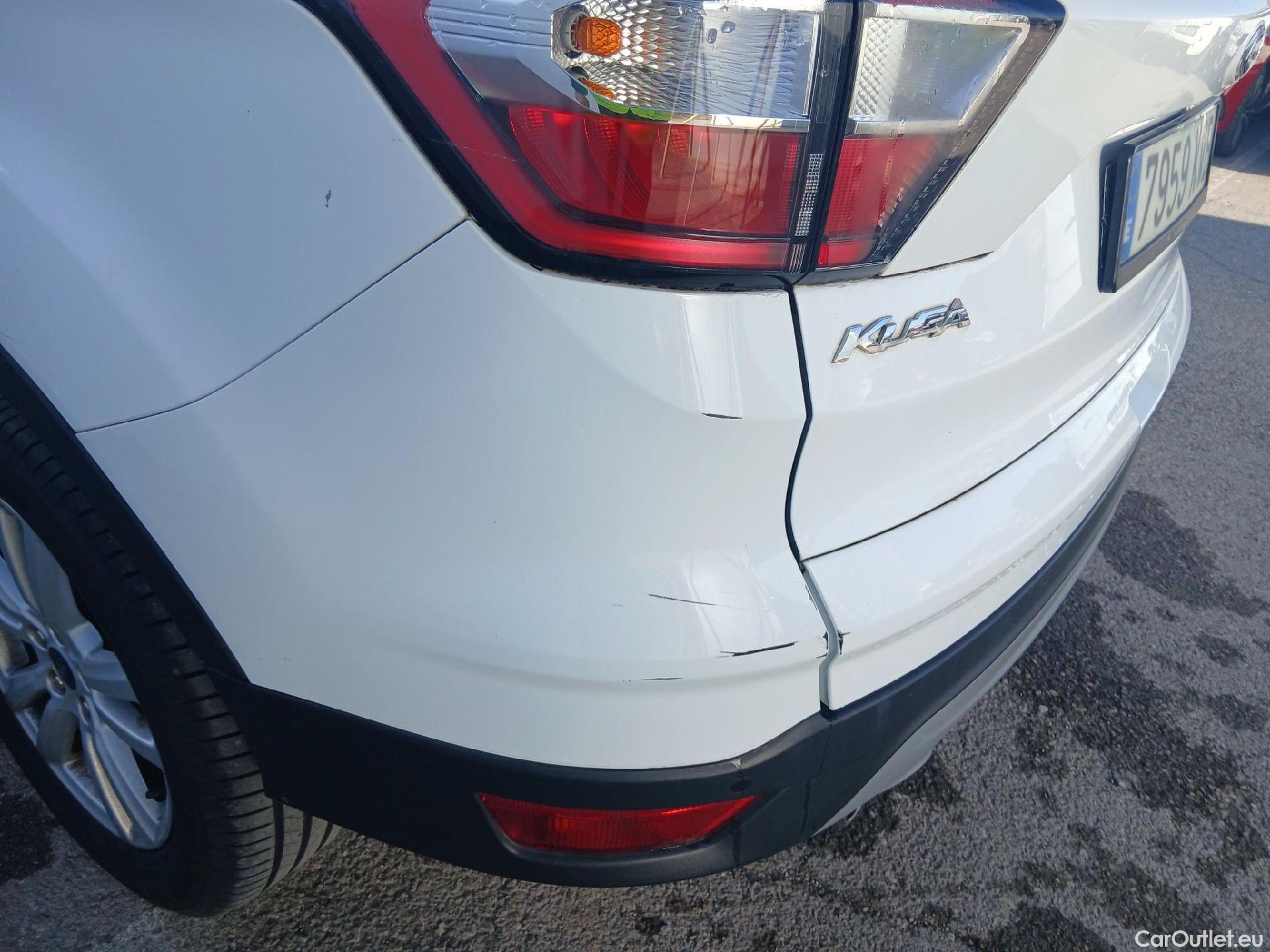  Ford  Kuga FORD  / 2016 / 5P / todoterreno 1.5 EcoBoost 88kW 4x2 Trend+ (CX) #22