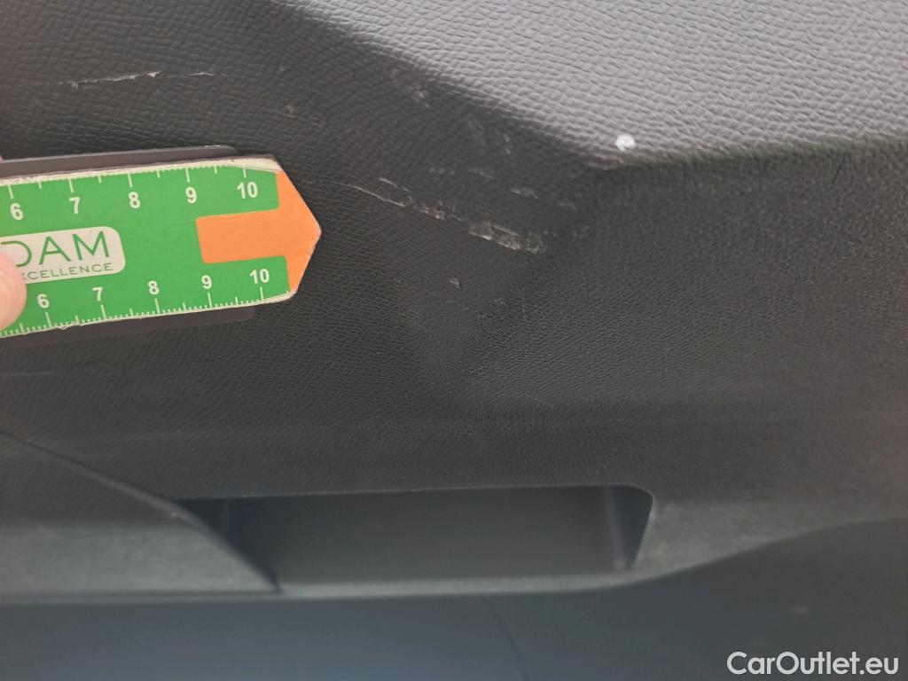  Peugeot  3008 PEUGEOT  / 2020 / 5P / todoterreno 1.5 BlueHDi 96kW (130CV) S&S Active Pack #7