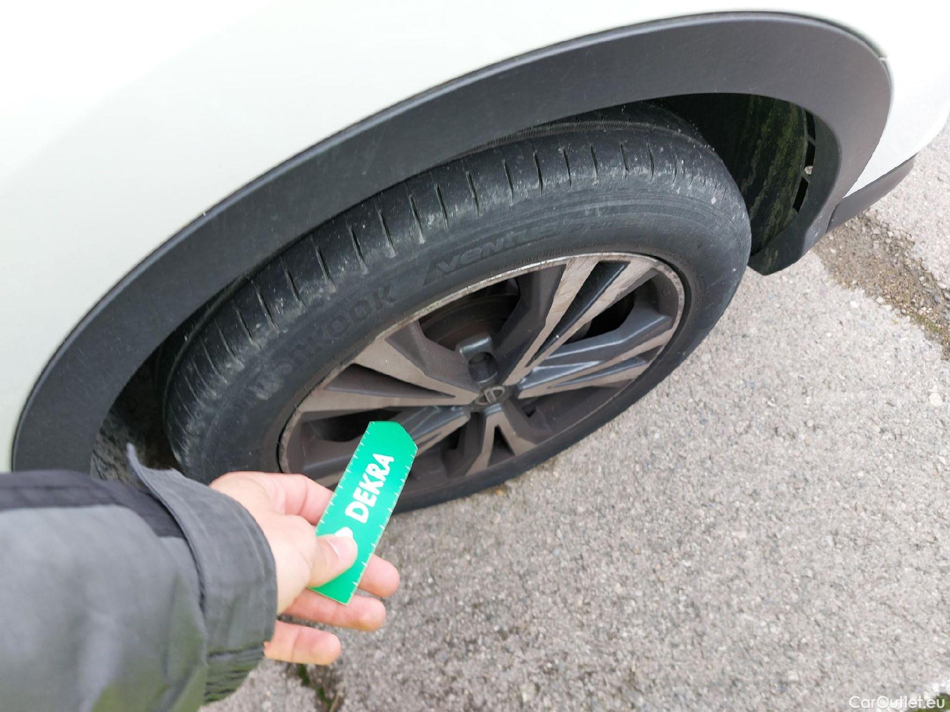  Nissan  Qashqai NISSAN  / 2017 / 5P / todoterreno DIG-T 103 kW (140 CV) E6D N-CONNECTA #24