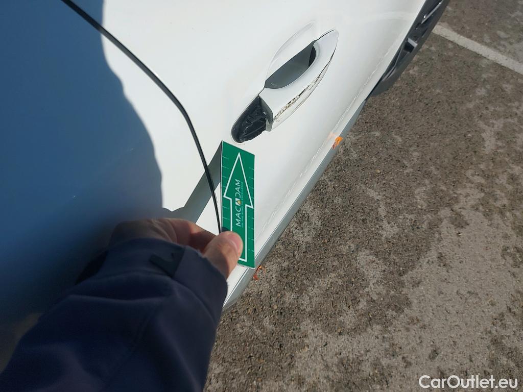  Peugeot  2008 PEUGEOT  / 2019 / 5P / todoterreno Allure BlueHDI 81kW (110CV) #14