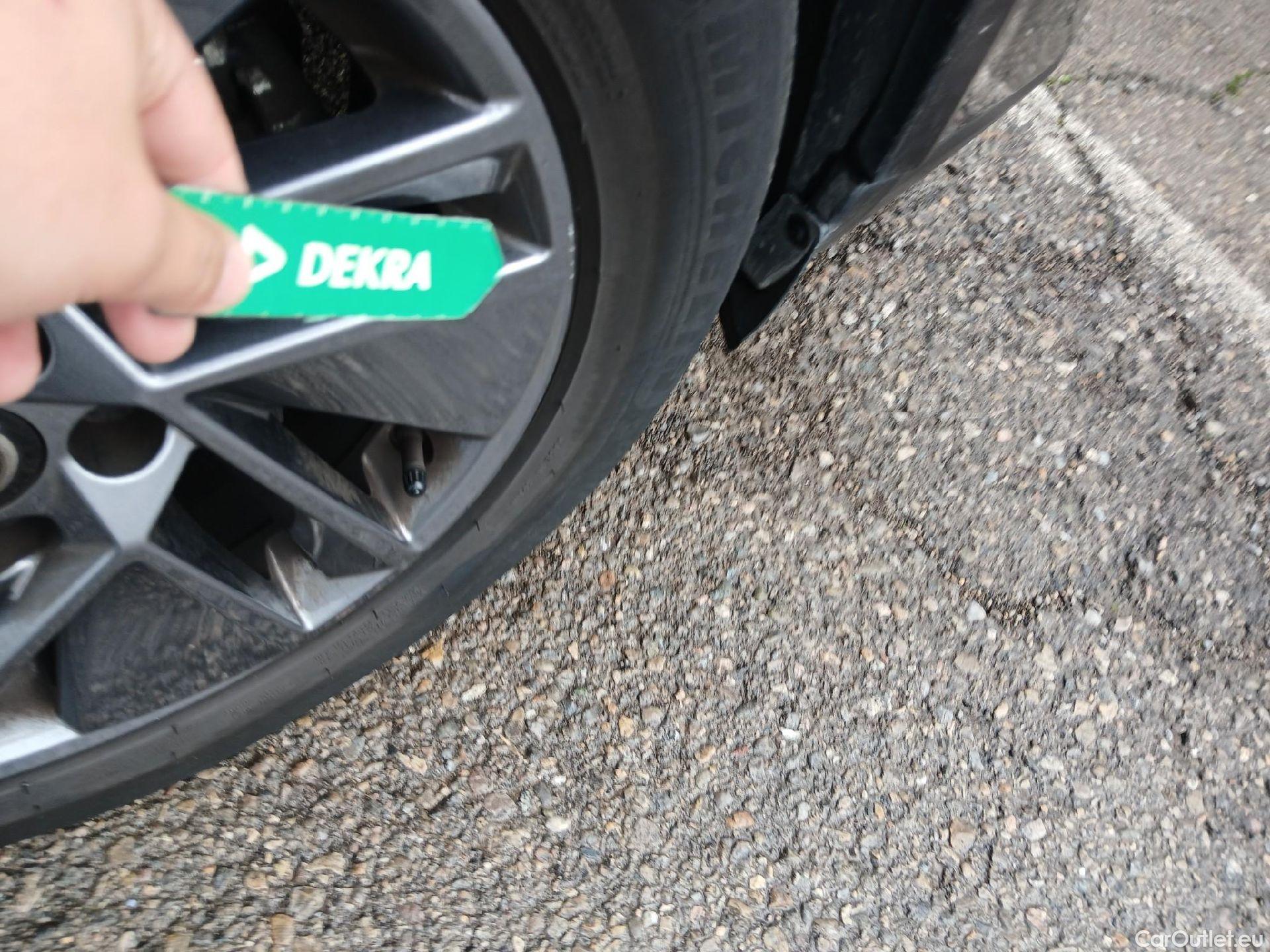  Nissan  Qashqai NISSAN  / 2021 / 5P / todoterreno DIG-T 116kW (158CV) mHEV Xtronic Acenta (AC) #28