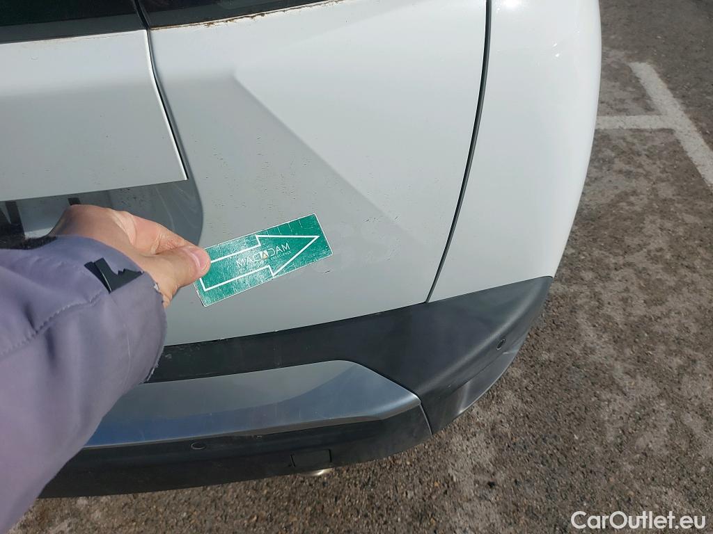  Peugeot  2008 PEUGEOT  / 2019 / 5P / todoterreno Allure BlueHDI 81kW (110CV) #4