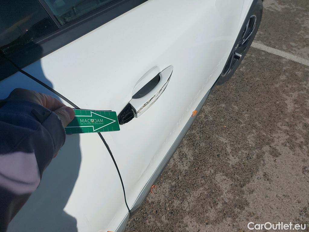  Peugeot  2008 PEUGEOT  / 2019 / 5P / todoterreno Allure BlueHDI 81kW (110CV) #13