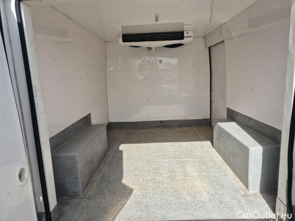  Peugeot  Boxer PEUGEOT  / 2014 / 4P / furgón Pack 330 L1 H1 BHDI 88kW(120CV) S&S 6 V. #EQUIPO FRIO  + ISOTERMO# #50