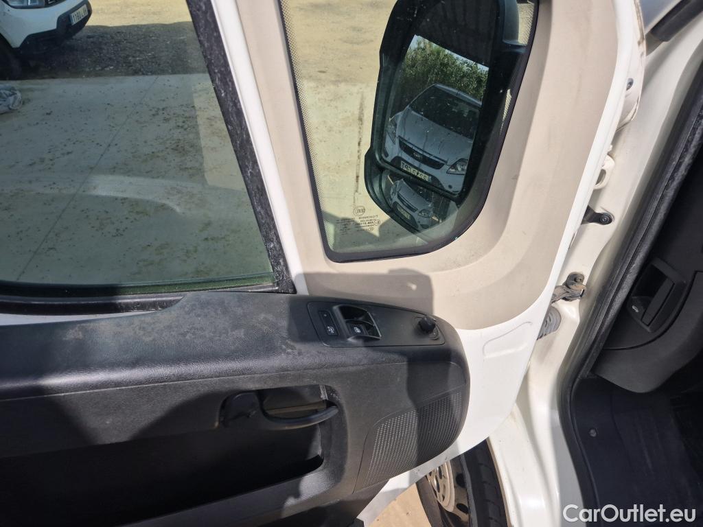  Peugeot  Boxer PEUGEOT  / 2014 / 4P / furgón Pack 330 L1 H1 BHDI 88kW(120CV) S&S 6 V. #EQUIPO FRIO  + ISOTERMO# #35