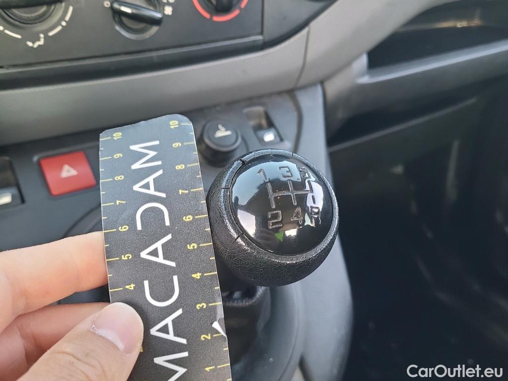  Peugeot  Partner PEUGEOT  / 2015 / 4P / combi TEPEE Access 1.6 BlueHDi 55KW (75CV) #52