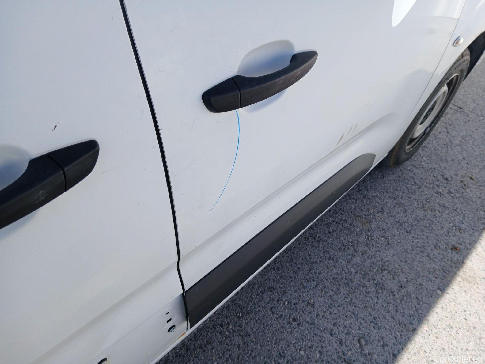  Peugeot  Partner PEUGEOT  / 2018 / 3P / furgón derivado de turismo Pro Standard 600kg BlueHDi 73kW (AC) #39