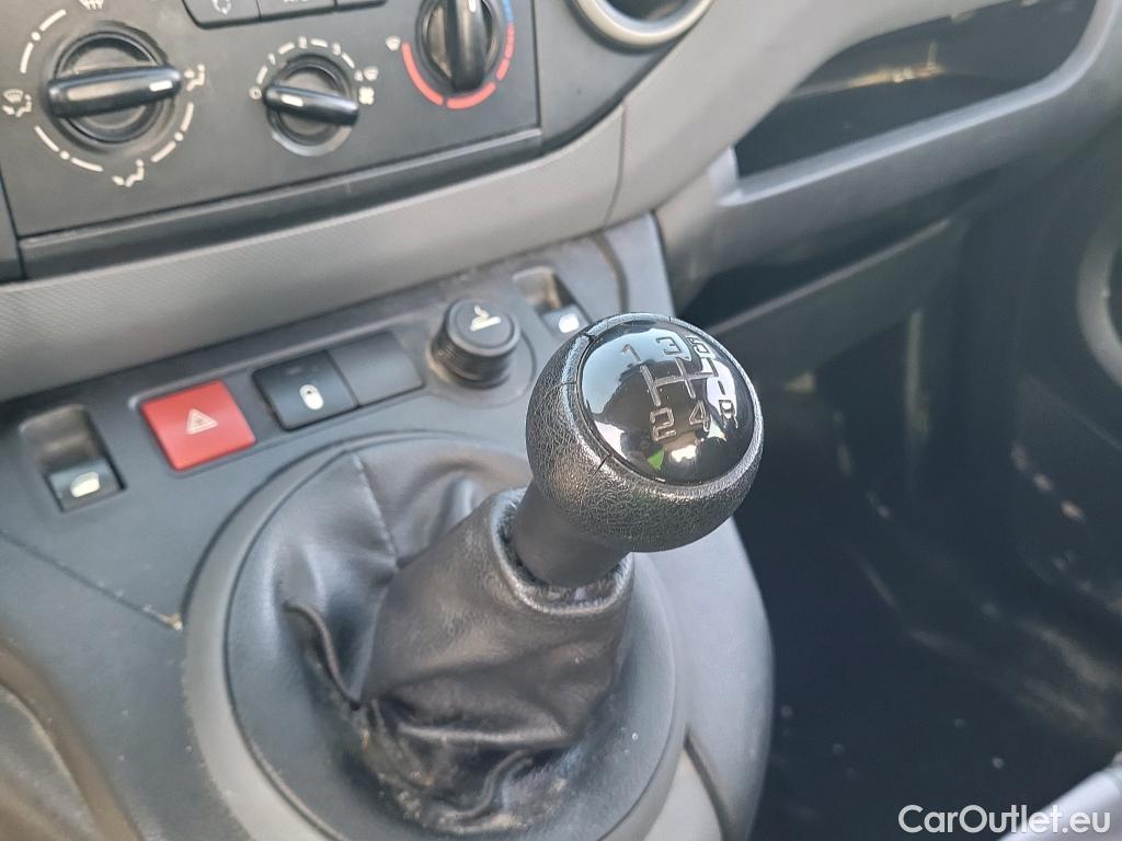  Peugeot  Partner PEUGEOT  / 2015 / 4P / combi TEPEE Access 1.6 BlueHDi 55KW (75CV) #51