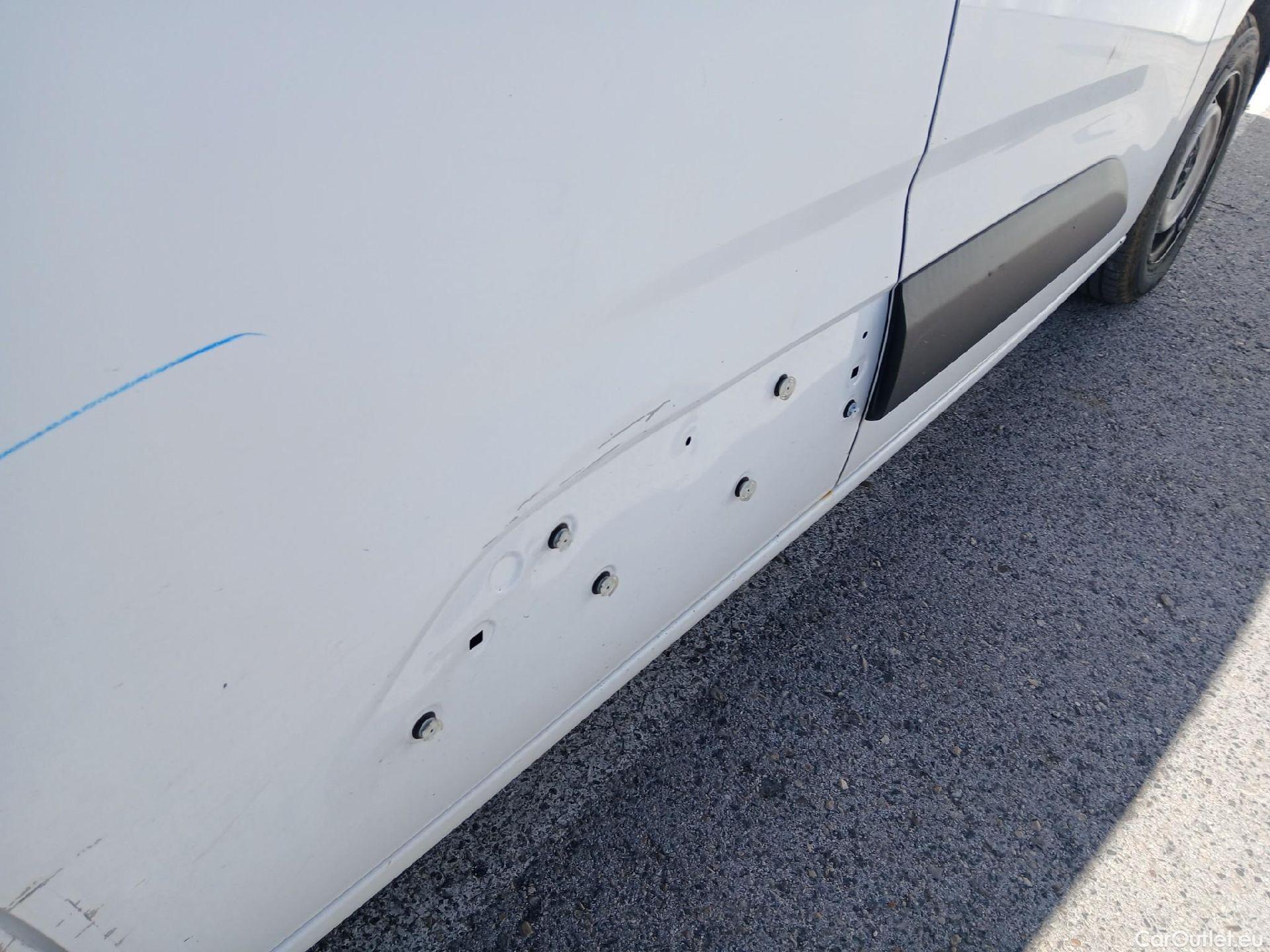  Peugeot  Partner PEUGEOT  / 2018 / 3P / furgón derivado de turismo Pro Standard 600kg BlueHDi 73kW (AC) #37