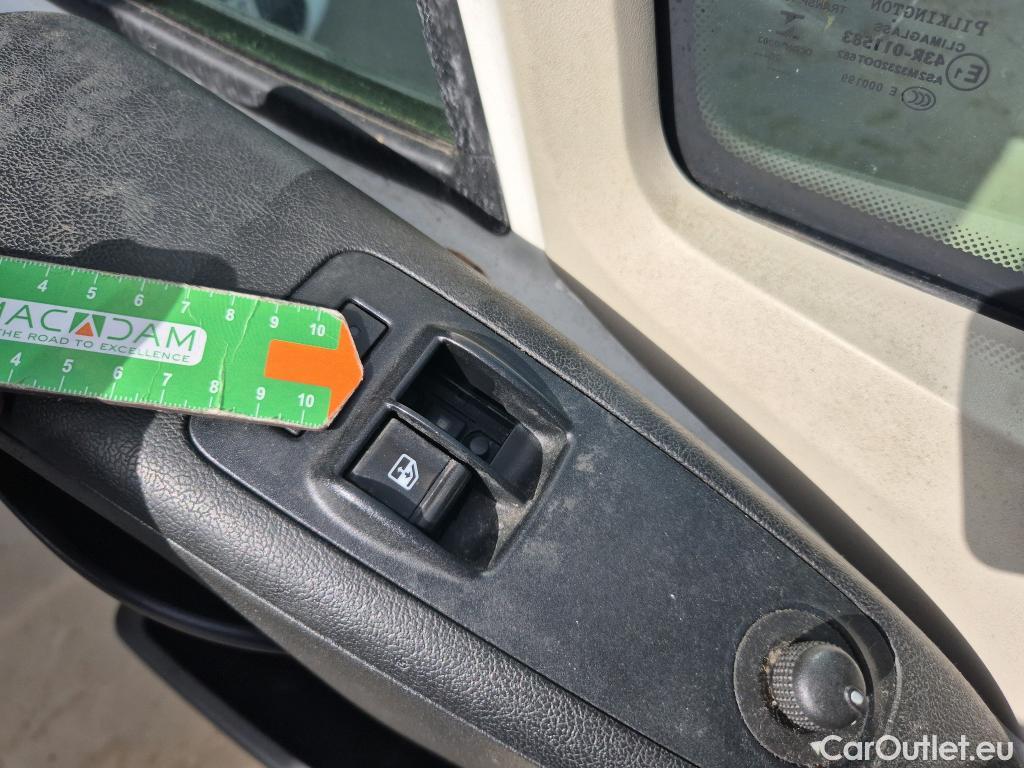  Peugeot  Boxer PEUGEOT  / 2014 / 4P / furgón Pack 330 L1 H1 BHDI 88kW(120CV) S&S 6 V. #EQUIPO FRIO  + ISOTERMO# #36