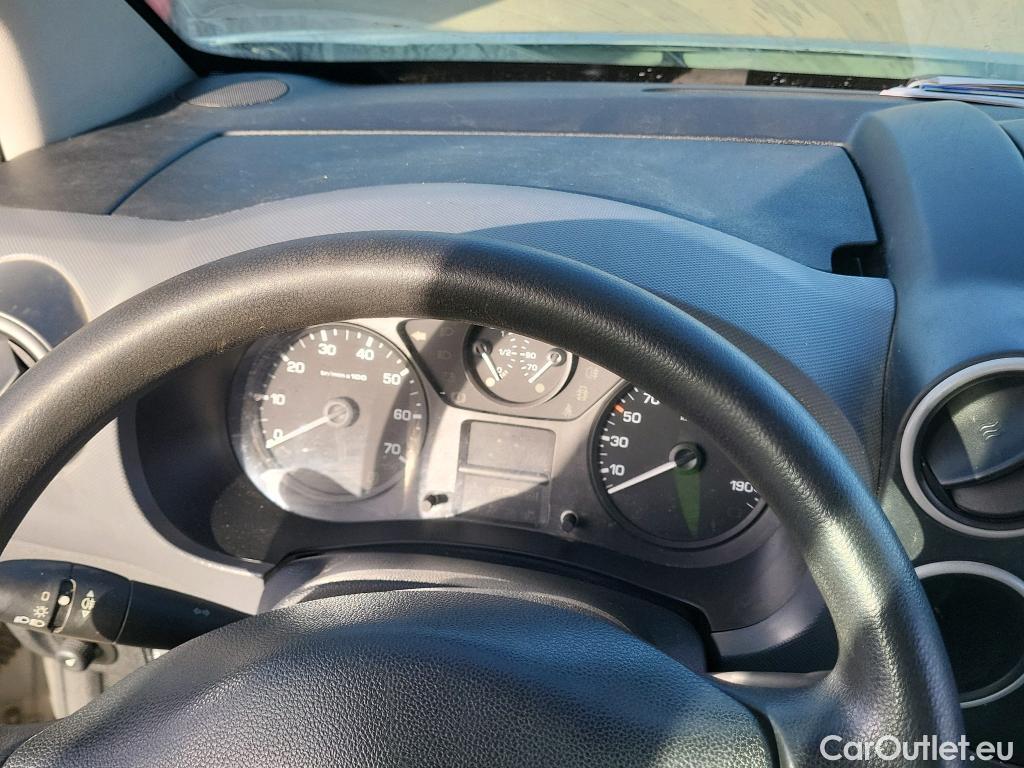  Peugeot  Partner PEUGEOT  / 2015 / 4P / combi TEPEE Access 1.6 BlueHDi 55KW (75CV) #49