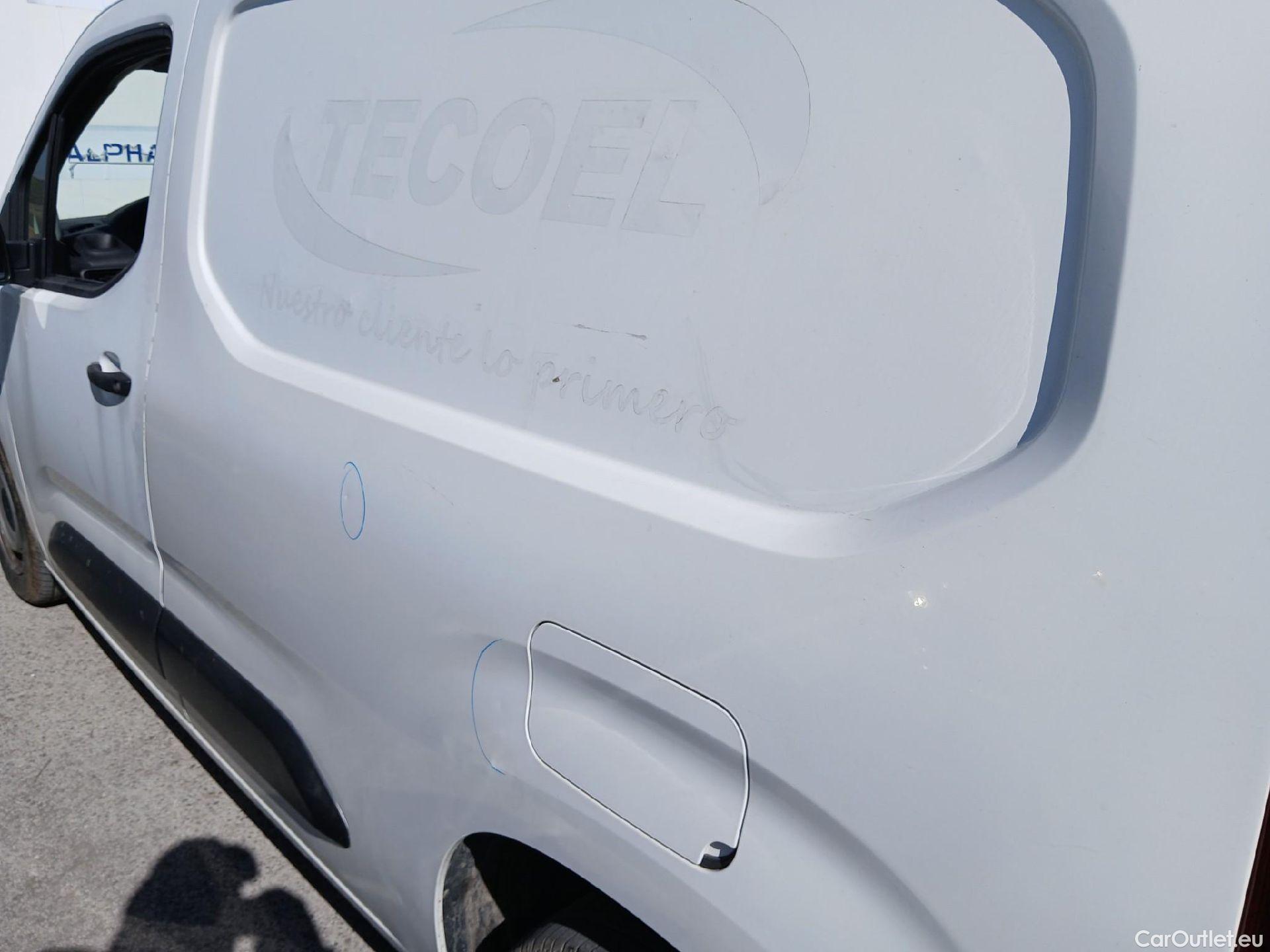  Peugeot  Partner PEUGEOT  / 2018 / 3P / furgón derivado de turismo Pro Standard 600kg BlueHDi 73kW (AC) #25