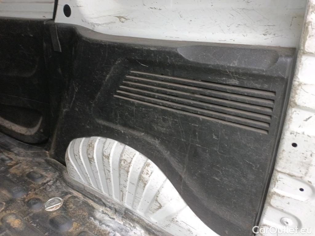  Peugeot  Partner PEUGEOT  / 2018 / 4P / furgón derivado de turismo Premium Standard 600kg BlueHDi 73kW (AC) #34