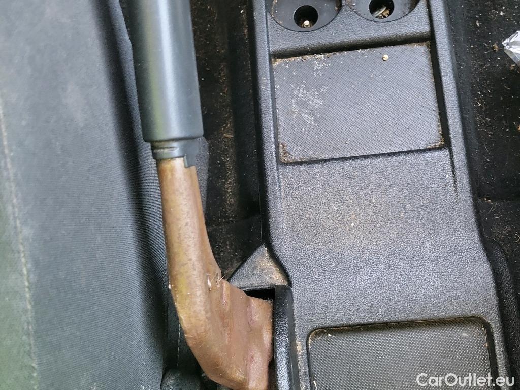  Peugeot  Partner PEUGEOT  / 2015 / 4P / combi TEPEE Access 1.6 BlueHDi 55KW (75CV) #47