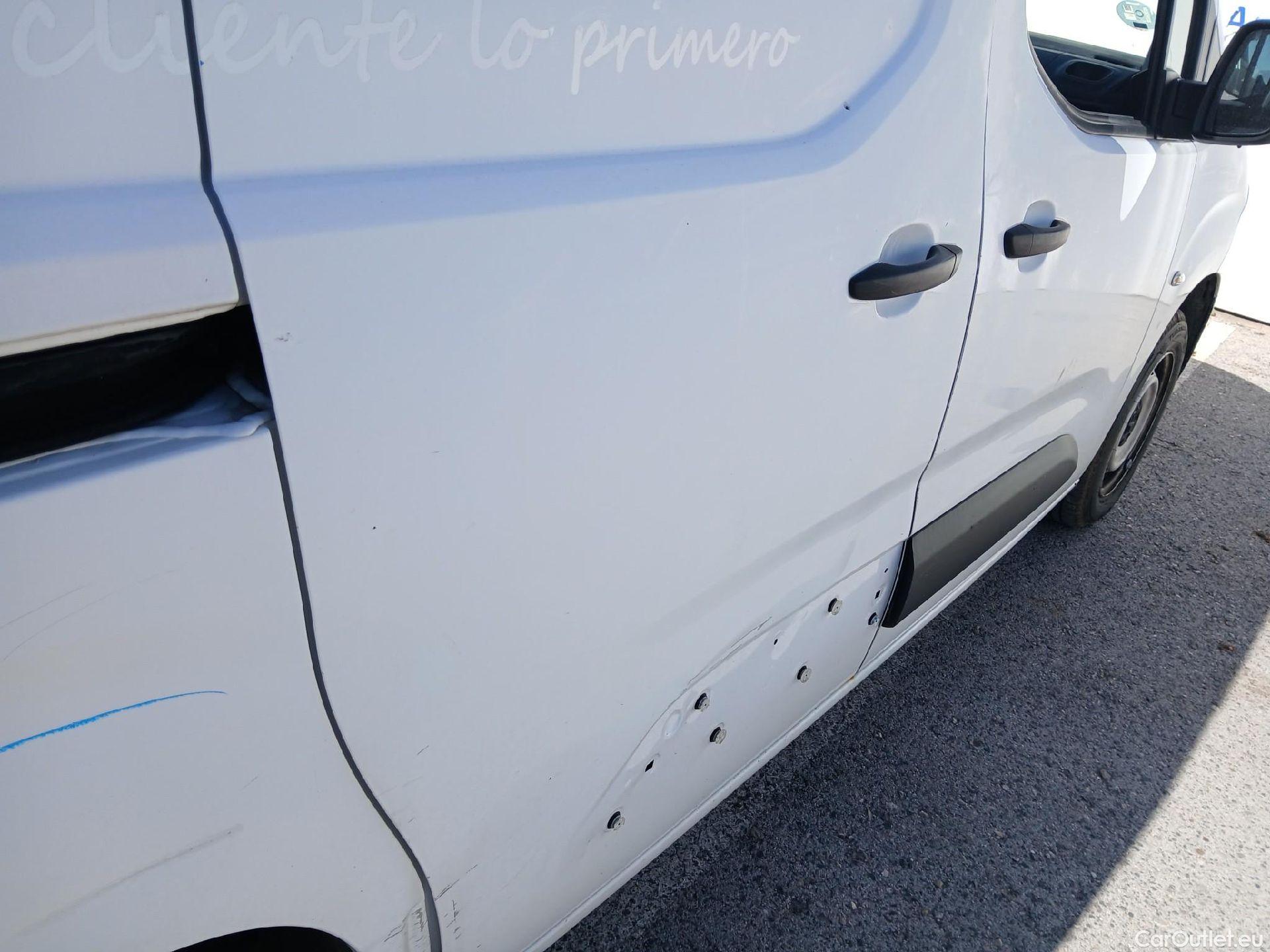  Peugeot  Partner PEUGEOT  / 2018 / 3P / furgón derivado de turismo Pro Standard 600kg BlueHDi 73kW (AC) #35