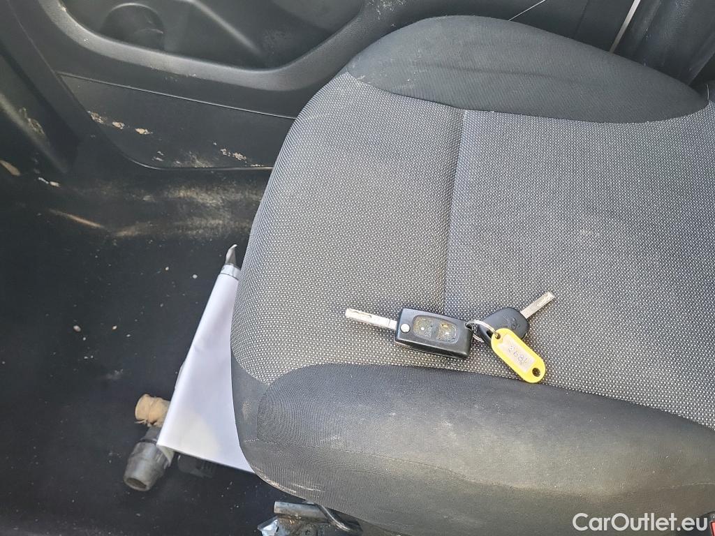  Peugeot  Partner PEUGEOT  / 2015 / 4P / combi TEPEE Access 1.6 BlueHDi 55KW (75CV) #45