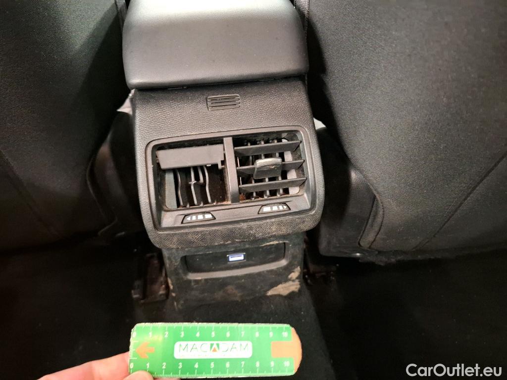  Citroen  C4  X Feel Pack 1.2 PureTech 130CV BVA8 6E #19