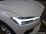  Volvo  XC60 VOLVO  / 2017 / 5P / SUV B4 D AWD GEARTR. MOMENTUM PRO MY21 #35