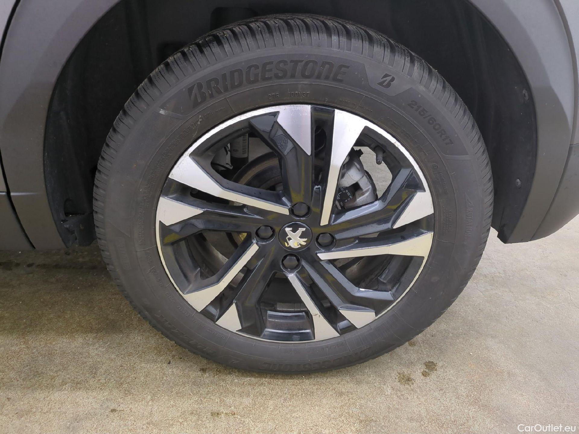  Peugeot  2008  Allure Business 1.5 HDi 130CV BVA8 E6d #24