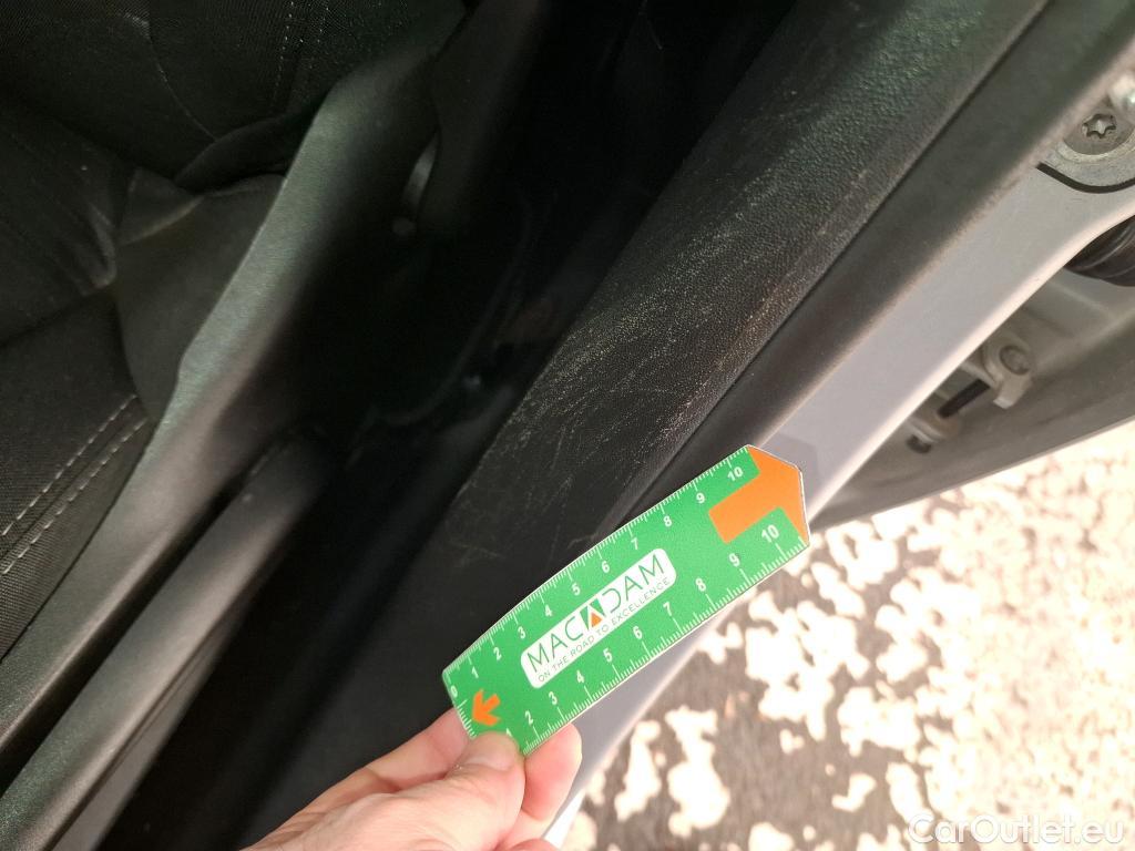  Peugeot  208  Affaire Premium 1.6 HDi 100CV BVM5 E6 #7