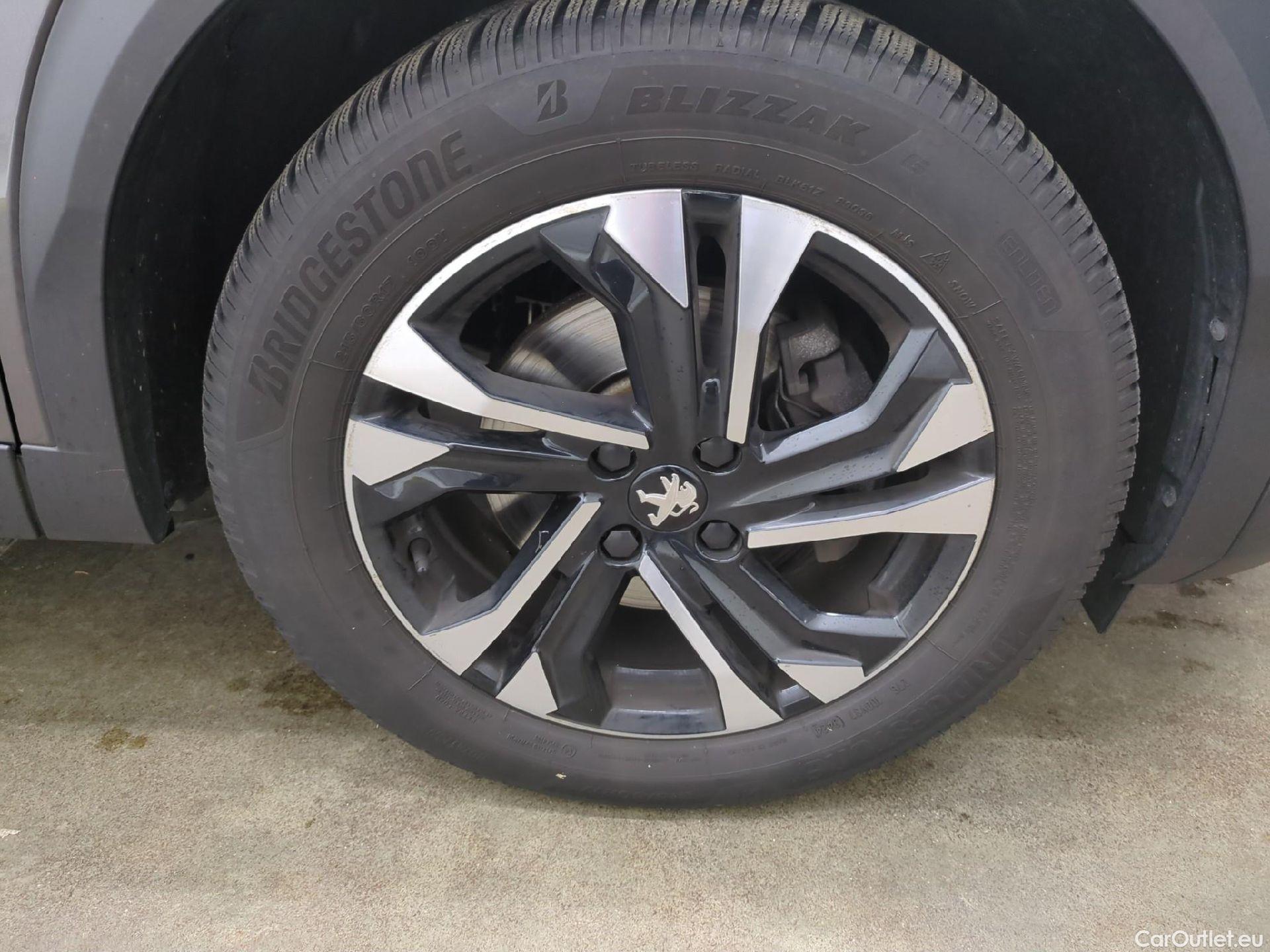  Peugeot  2008  Allure Business 1.5 HDi 130CV BVA8 E6d #25