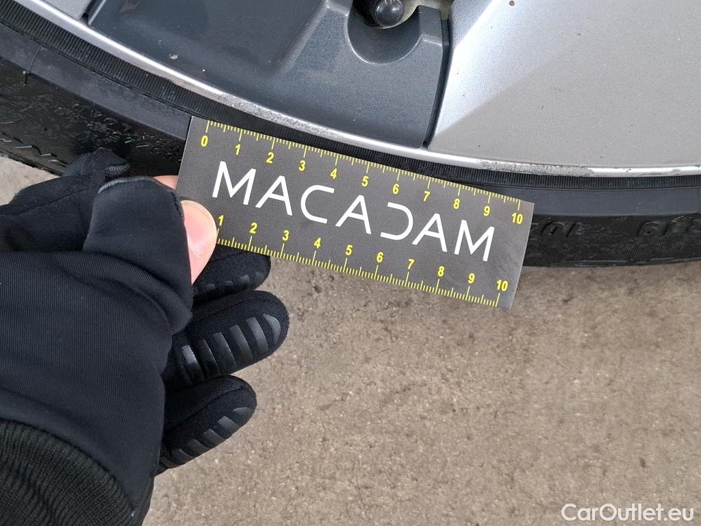  Tesla  Model Y TESLA  / 2020 / 5P / SUV Long Range Dual Motor AWD #23