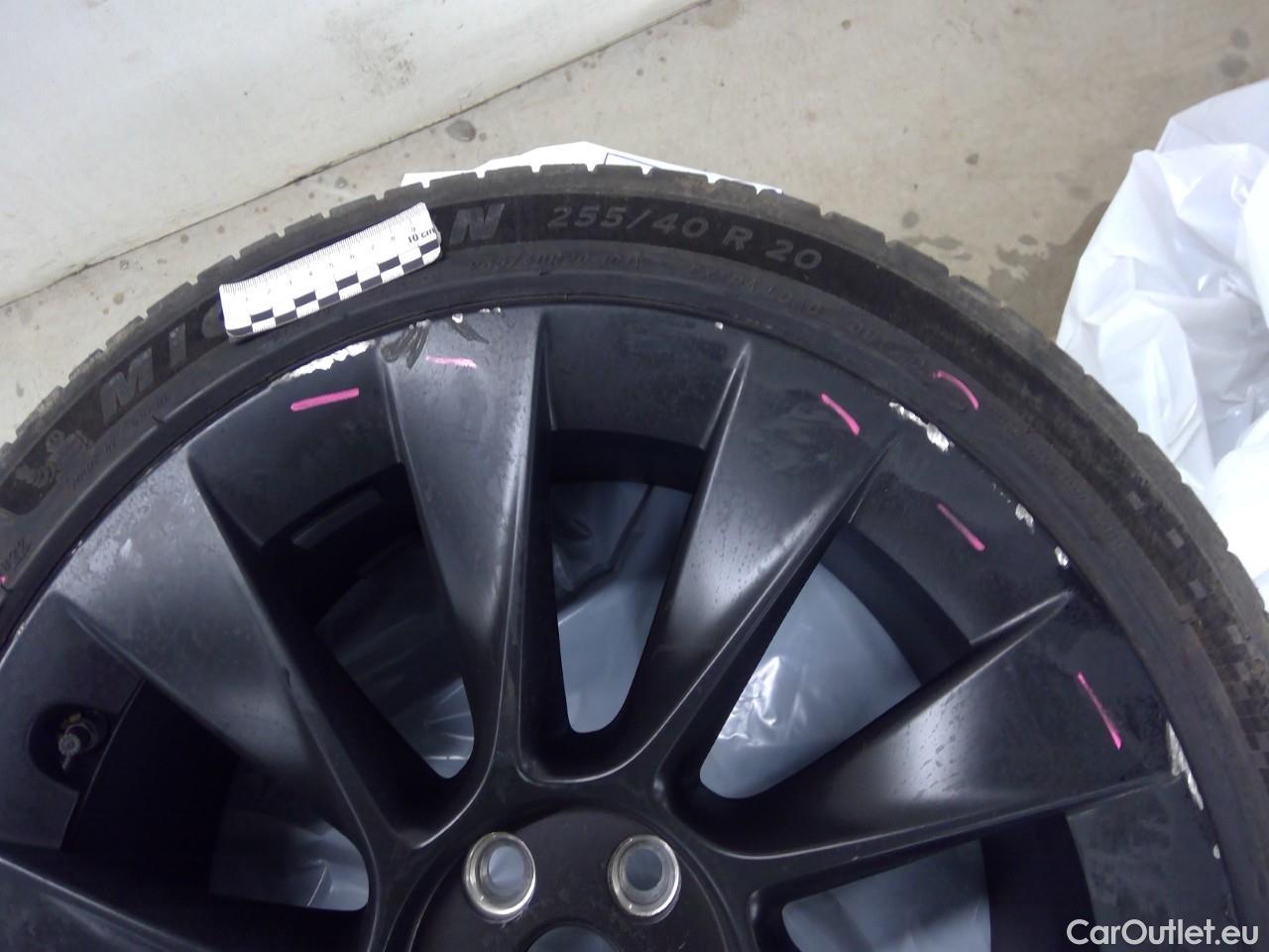  Tesla  Model Y  Long-Range AWD #1