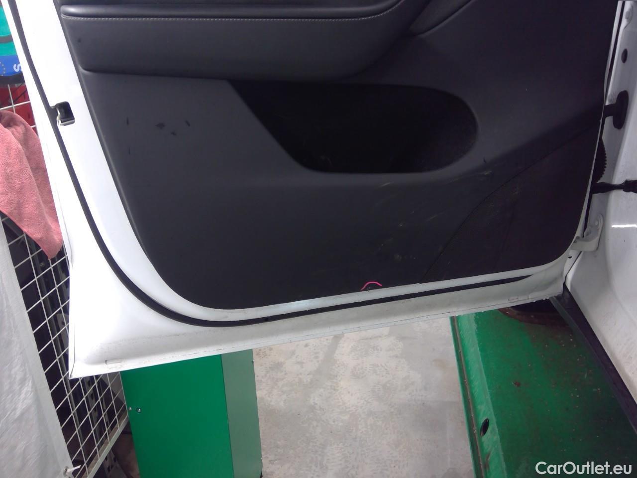  Tesla  Model Y  Long-Range AWD #15