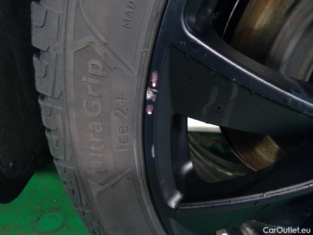  Tesla  Model Y  Long-Range AWD #20