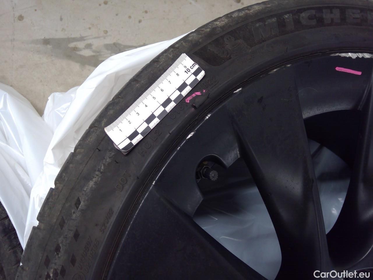  Tesla  Model Y  Long-Range AWD #3