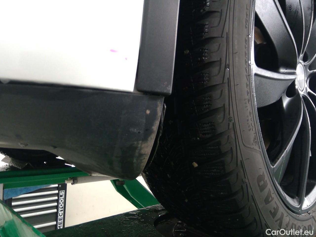  Tesla  Model Y  Long-Range AWD #35